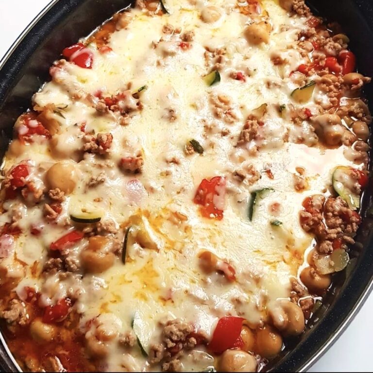 Hackfleisch-Auflauf mit Paprika und Zucchini