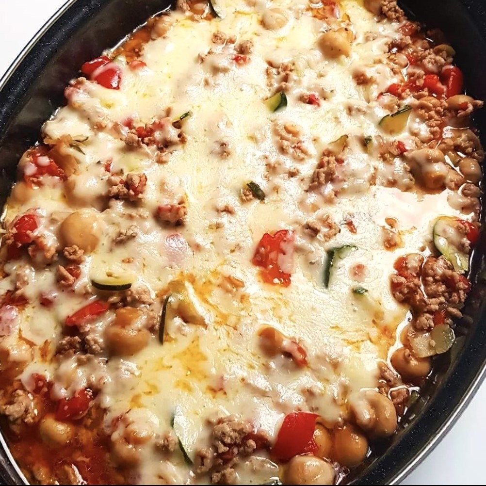 Hackfleisch-Auflauf mit Paprika und Zucchini