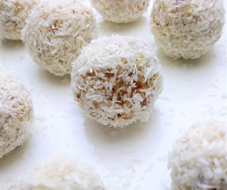 Low-Carb Kokosbällchen