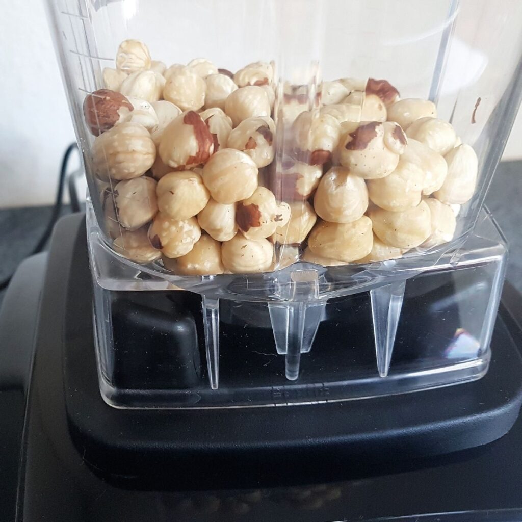 Macadamia Nüsse im Mixer