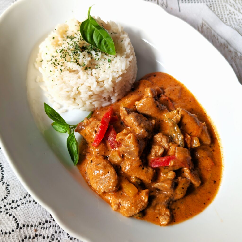 Hähnchen Paprika Rahm